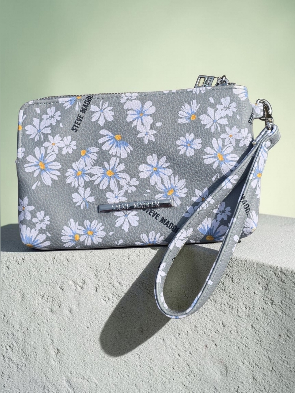 Steve Madden Daisy Print Gray Wallet Wristlet